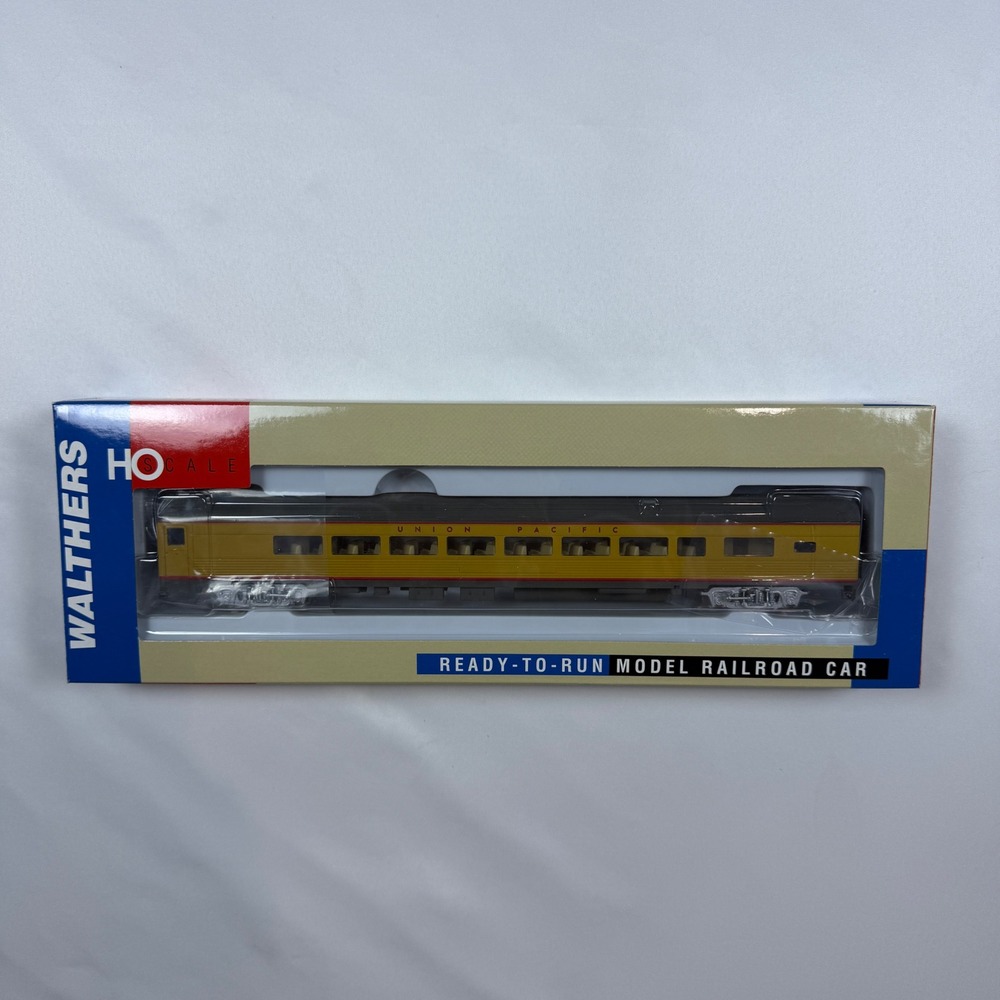 Walthers 85' Budd Lounge Union Pacific HO Scale Yellow 932-6434 Passenger Car
